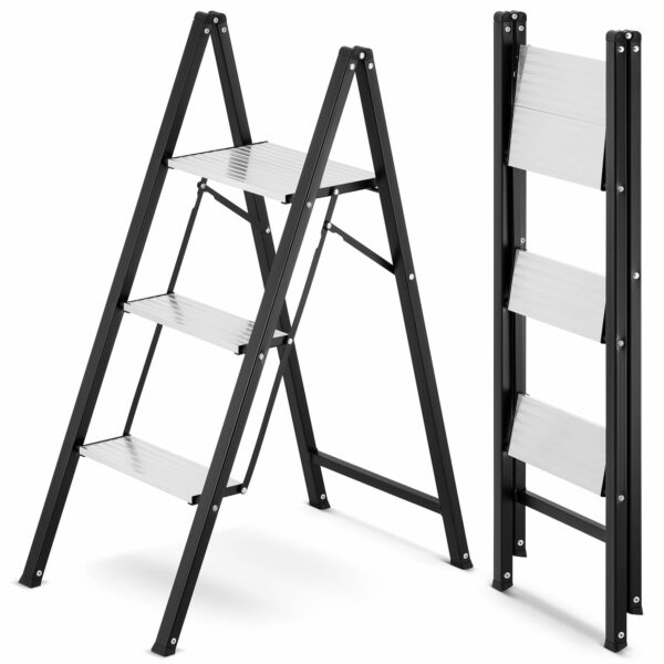 Scara pliabila, 3 trepte | HIGHER cu o capacitate de încărcare de 150 kg oferă un design ușor și compact, ideal pentru utilizarea de zi cu zi în casă.