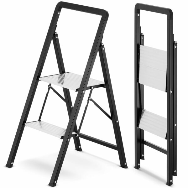 Scară pliabilă cu suport, în 2 trepte | HIGHER este alegerea ideală pentru cei care apreciază confortul, siguranța și designul modern.
