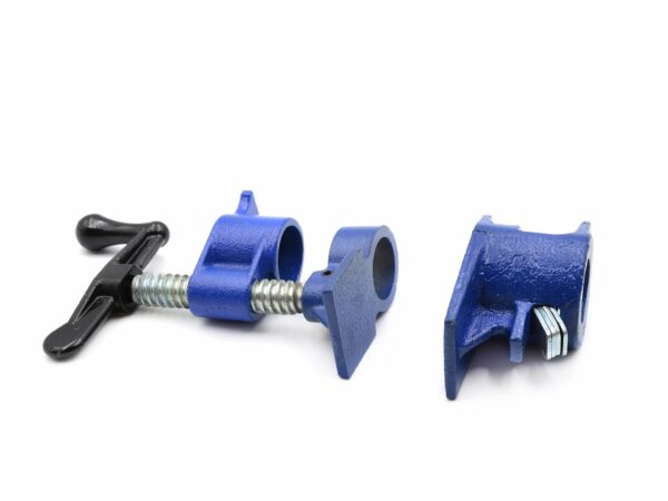 Clemă de tâmplar pentru țevi, 3/4″ | GEKO este o unealtă universală care permite fixarea precisă și fermă a pieselor din lemn în timpul lipirii sau asamblării.