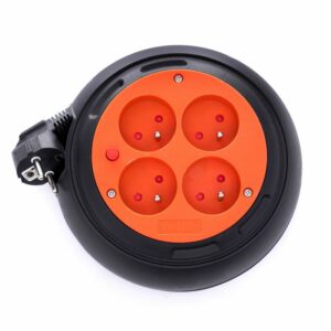 Cablul prelungitor, 6m | KD4038 este o rolă practică, ideală pentru conectarea în siguranță a dispozitivelor electrice în casă, atelier sau grădină.