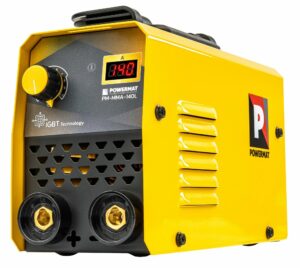 Aparatul de sudură cu invertor, 5,8 kVA | PM-MMA-140L, este ideal atât pentru lucrări casnice, cât și pentru meșteșuguri, având o operare ușoară și caracteristici moderne de siguranță.